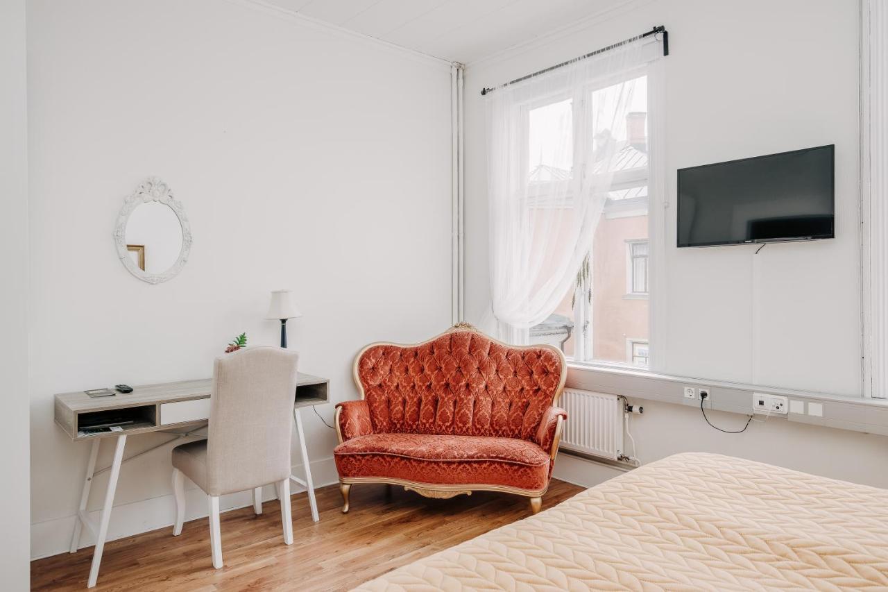 Jaernvaegshotellet B&B Skara Eksteriør bilde