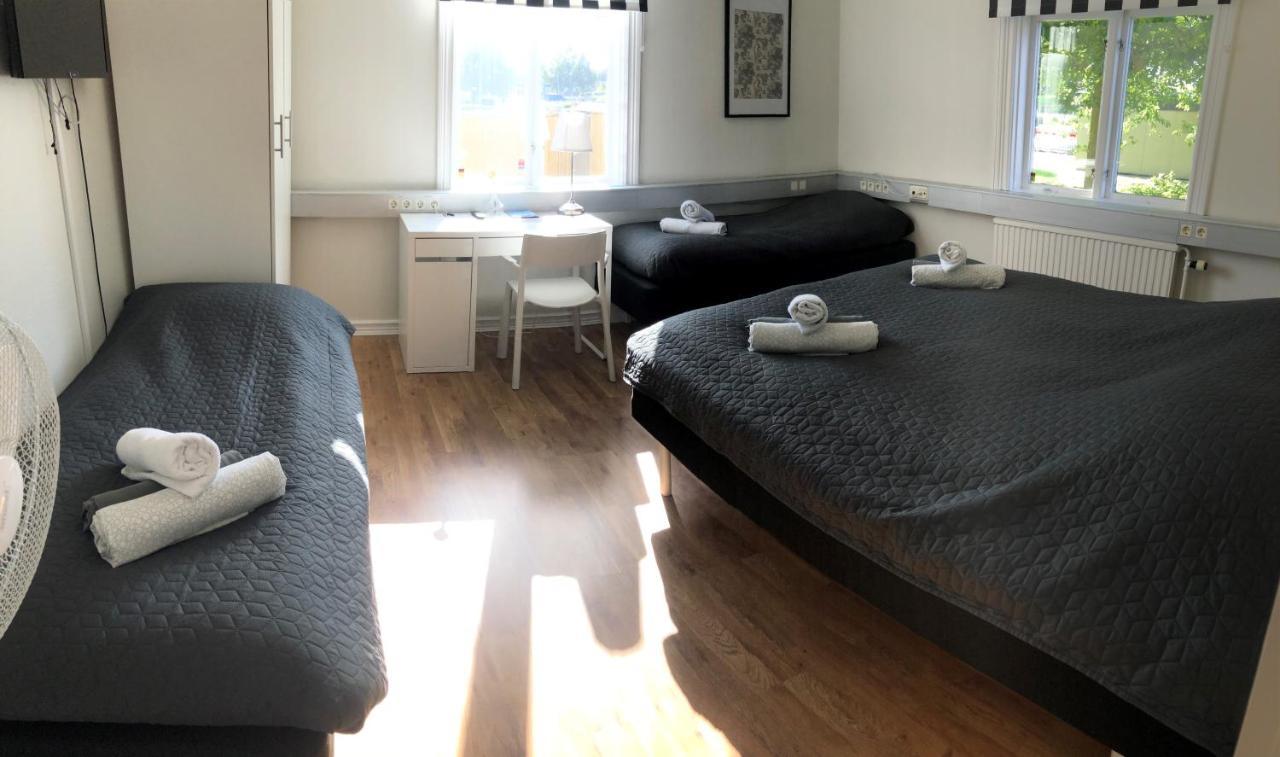 Jaernvaegshotellet B&B Skara Eksteriør bilde